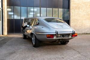 Bild 17/50 von Jaguar E-Type V12 (2+2) (1971)