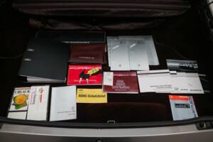 Bild 19/19 von Porsche 944 Turbo (1988)