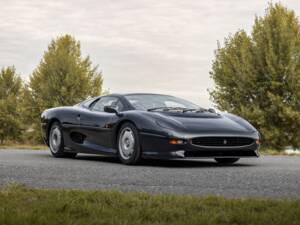 Image 44/60 of Jaguar XJ 220 (1992)