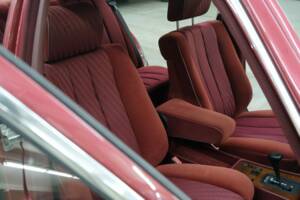Bild 33/50 von Mercedes-Benz 260 SE (1990)