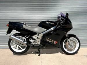 Image 1/44 de Honda VFR 750F (1991)