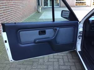 Bild 9/20 von BMW 320i (1988)