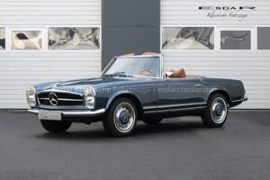 Afbeelding 2/41 van Mercedes-Benz 280 SL (1969)