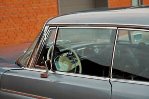 Immagine 27/84 di Mercedes-Benz 280 SE 3,5 (1970)