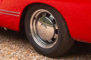 Image 33/50 de Volkswagen Karmann Ghia 1600 (1972)