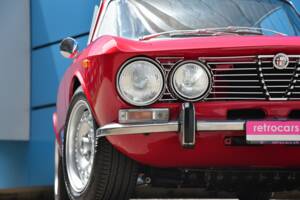 Image 13/17 of Alfa Romeo 2000 GT Veloce (1972)