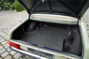 Bild 11/13 von Mercedes-Benz 230/4 (1976)