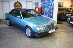 Afbeelding 1/50 van Mercedes-Benz 300 CE-24 (1993)