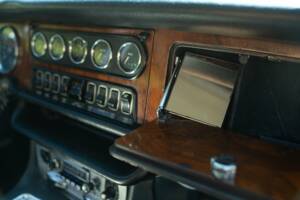 Image 47/50 de Jaguar XJ 6 4.2 (1970)