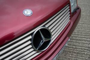 Image 24/28 of Mercedes-Benz 500 SL (1992)