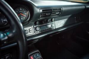 Image 14/36 de Porsche 911 Carrera (1995)