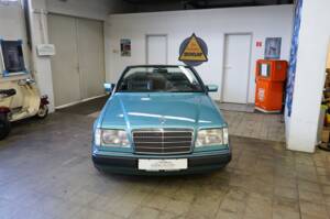 Afbeelding 26/50 van Mercedes-Benz 300 CE-24 (1993)