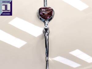 Image 29/74 of Jaguar XK 140 OTS (1956)