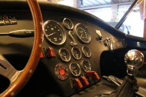 Image 55/57 of AC Cobra 427 (1965)