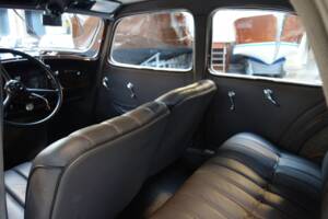 Image 16/43 of Citroën Traction Avant 7 C (1935)