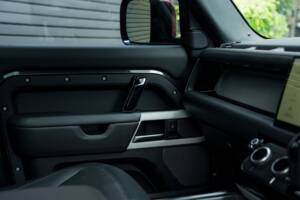 Image 37/61 de Land Rover Defender 110 D200 AWD (2023)