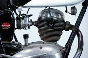 Image 40/50 of Mondial 125 (1961)