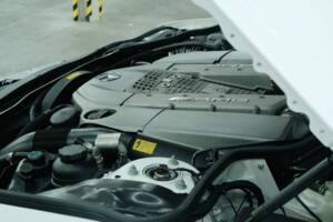 Image 38/50 of Mercedes-Benz SL 55 AMG (2003)
