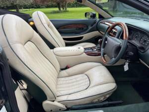 Image 33/44 of Aston Martin DB 7 Volante (1998)