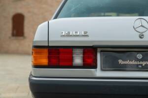 Image 10/50 of Mercedes-Benz 190 E 1.8 (1991)