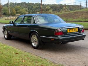 Image 5/31 of Jaguar XJ 6 4.0 Sovereign (1996)