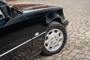 Image 4/83 de Mercedes-Benz E 220 (1996)