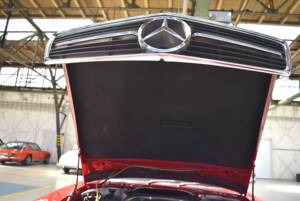 Image 49/94 of Mercedes-Benz 560 SL (1988)