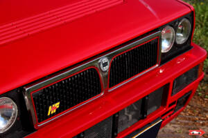 Image 8/32 of Lancia Delta HF Integrale Evoluzione I (1991)