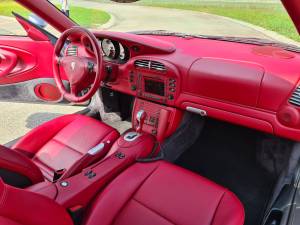 Bild 23/23 von Porsche 911 Carrera 4S (2003)