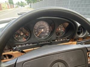 Image 19/31 of Mercedes-Benz 560 SL (1986)