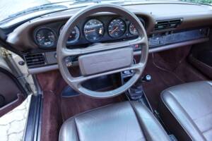 Image 21/40 of Porsche 911 Carrera 3.2 (1986)