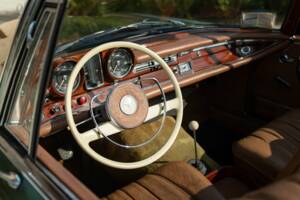 Bild 49/50 von Mercedes-Benz 220 SE b (1964)