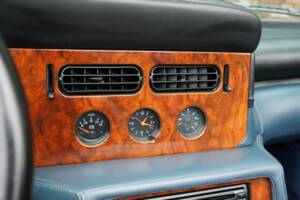 Image 32/50 of Aston Martin Virage Volante (1994)