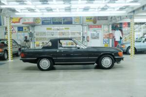 Image 16/50 de Mercedes-Benz 560 SL (1988)