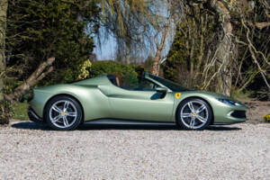 Image 4/15 de Ferrari 296 GTS (2025)