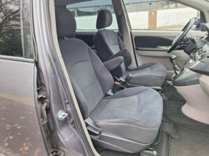 Imagen 12/16 de Mitsubishi Grandis 2.0 DI-D (2010)