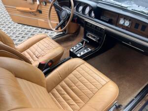 Image 12/28 of BMW 3.0 CS (1975)