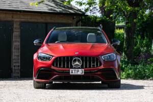 Image 4/45 de Mercedes-Benz AMG E 63 S 4MATIC+ T (2021)