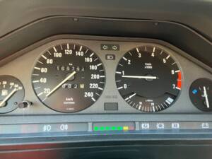 Afbeelding 13/13 van BMW 318i (1993)