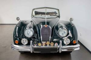 Image 8/8 de Jaguar XK 140 DHC (1956)