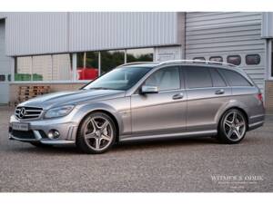 Imagen 25/40 de Mercedes-Benz C 63 AMG T (2009)