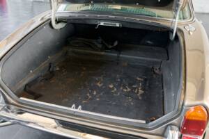 Bild 46/50 von Jaguar XJ 6 L 4.2 (1975)