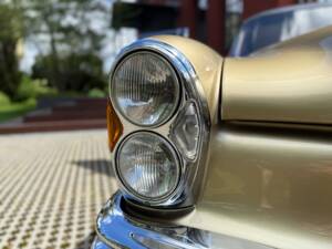 Image 16/39 de Mercedes-Benz 280 SE (1968)