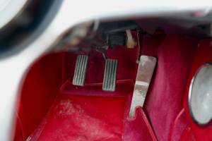 Immagine 42/50 di Jaguar E-Type 3.8 (1961)
