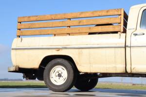 Image 15/52 of Ford F-100 (1967)