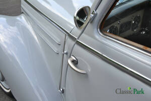 Image 46/50 of Mercedes-Benz 220 (1952)