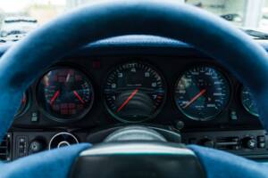 Afbeelding 36/61 van Porsche 911 Carrera 4 (1990)