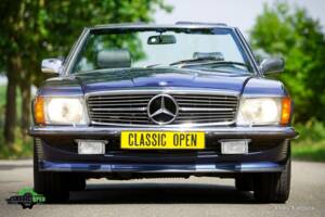Immagine 2/60 di Mercedes-Benz 420 SL (1987)