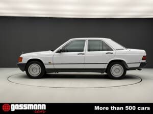 Imagen 5/15 de Mercedes-Benz 190 (1987)