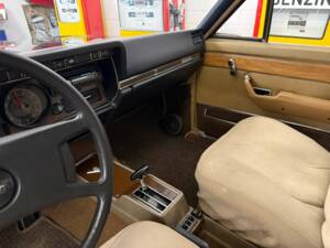 Immagine 10/19 di Opel Diplomat V8 5,4 (1976)